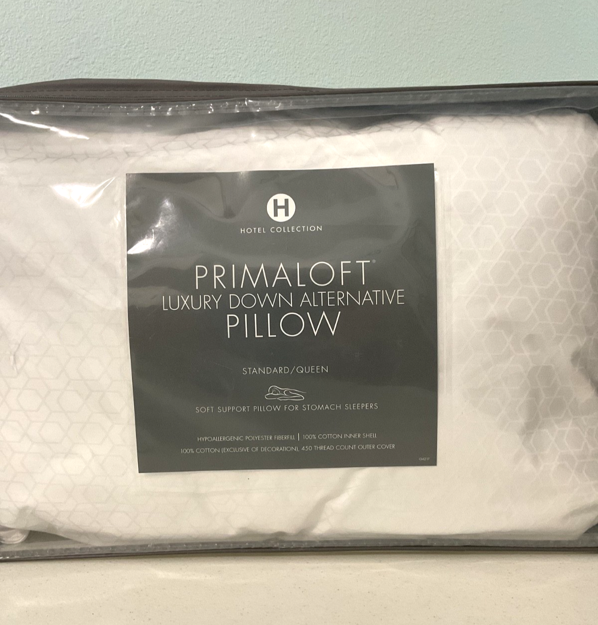 Hotel collection, Prima loft luxury down alternative pillow 20x28 new